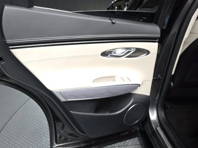 صورة مصغرة 15 لـ 2023 Genesis GV70