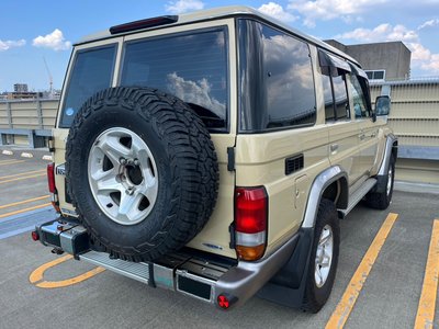TOYOTA LAND CRUISER 70 - 7