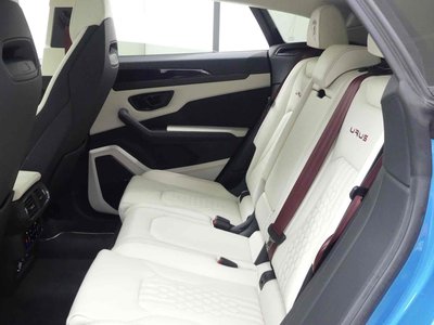 LAMBORGHINI URUS - 9