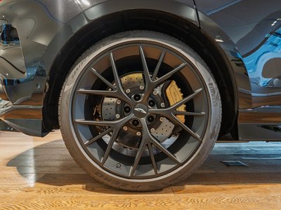 2026 Aston Martin DBX 照片 12