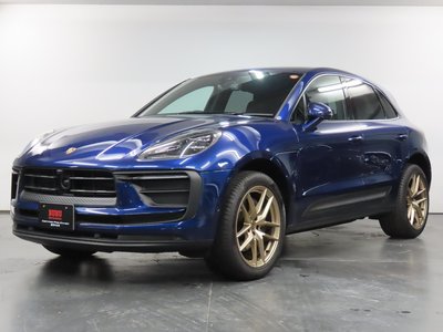 PORSCHE MACAN - 1