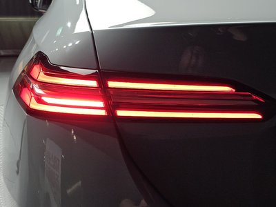 BMW 5 SERIES - 10
