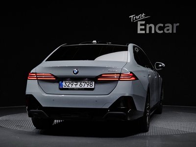 BMW 5 SERIES - 4