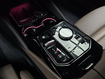 2025 BMW 5 SERIES 缩略图 12