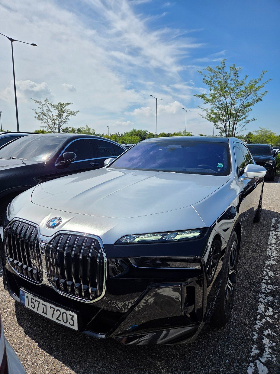 BMW 7 SERIES - View 1