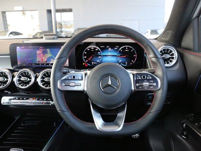 صورة 9 لـ 2023 Mercedes-BENZ GLB