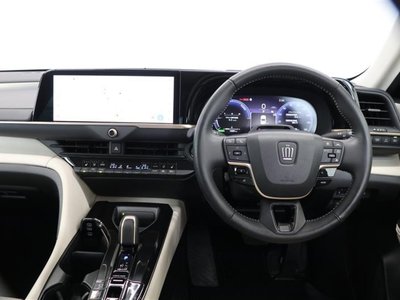 TOYOTA CROWN CROSSOVER - 4