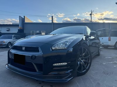 NISSAN GT-R