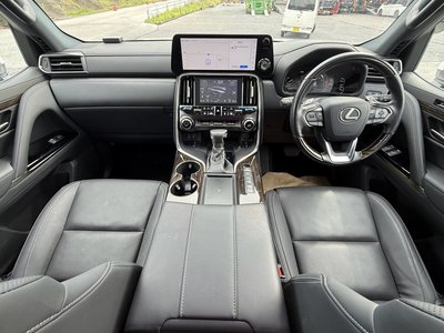 2023 Lexus LX — миниатюра 18