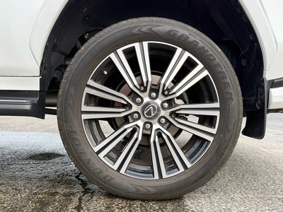 صورة 9 لـ 2023 Lexus LX