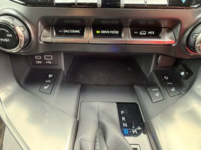 2023 Lexus LX — миниатюра 32
