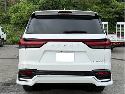 صورة 5 لـ 2023 Lexus LX