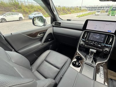 2023 Lexus LX — миниатюра 20