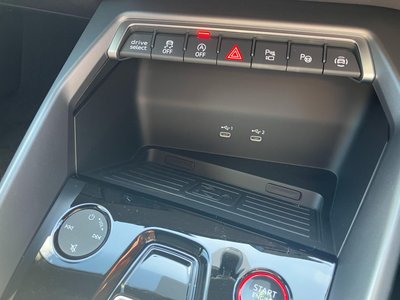 صورة مصغرة 43 لـ 2025 AUDI RS3 SEDAN