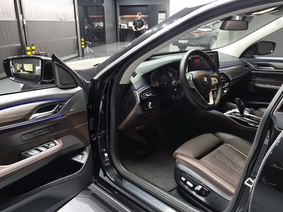 BMW 6 SERIES GT - 10