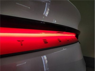2025 Tesla MODEL Y — миниатюра 60