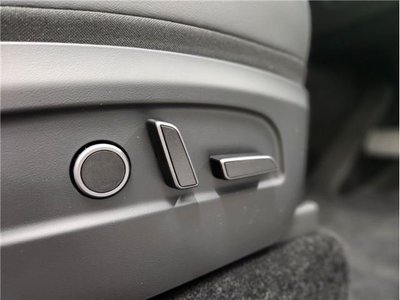 2025 Tesla MODEL Y — миниатюра 22