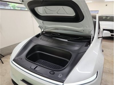 2025 Tesla MODEL Y — миниатюра 51
