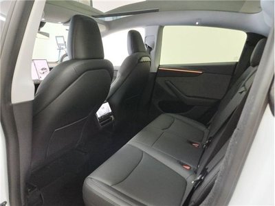 2025 Tesla MODEL Y — фото 10