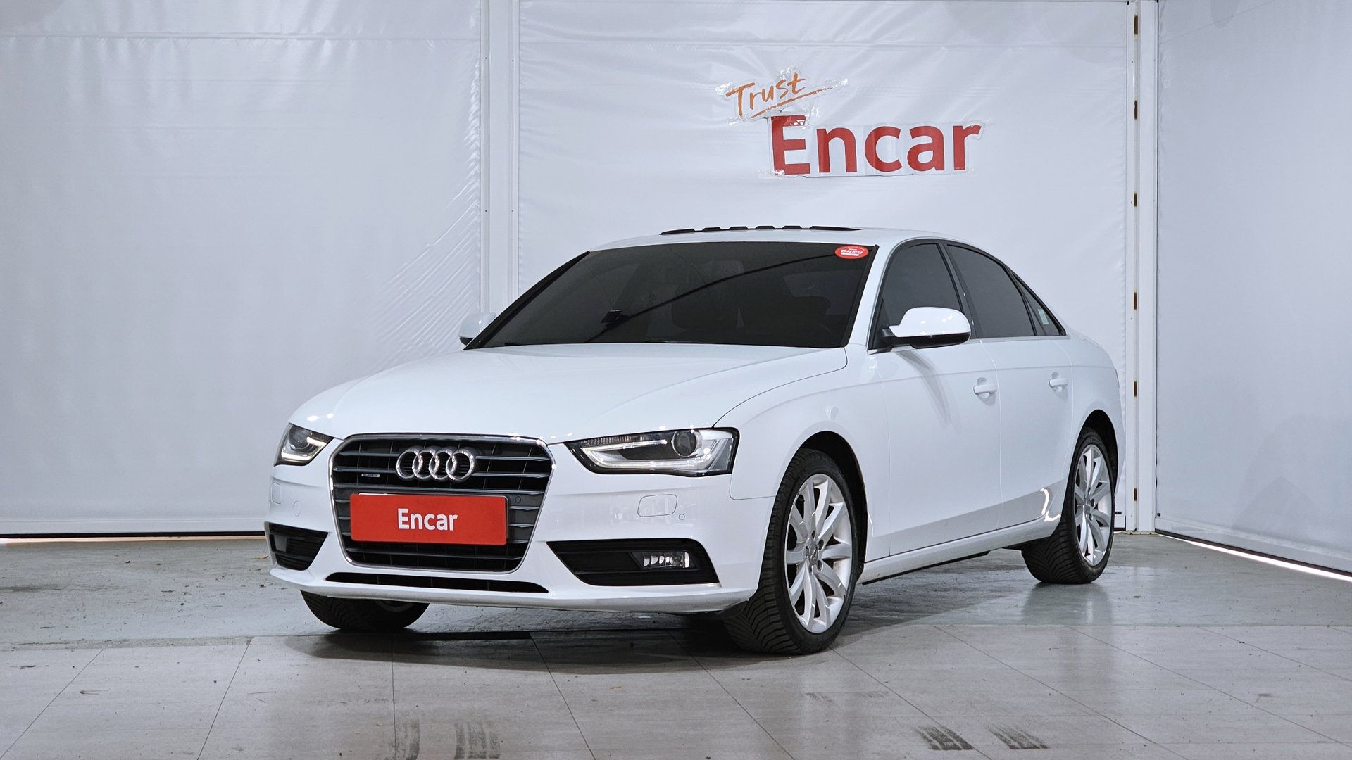 AUDI NEW A4 - View 1