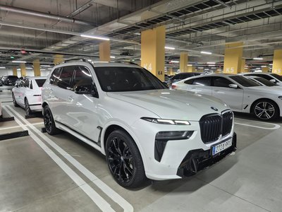 BMW X7 - 1