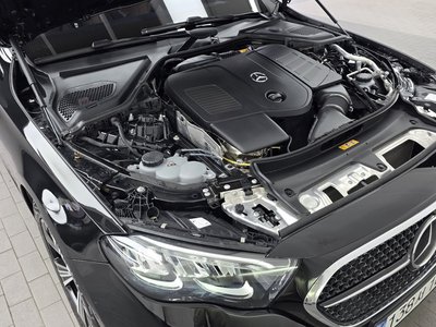 MERCEDES-BENZ E-CLASS - 7