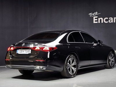MERCEDES-BENZ E-CLASS - 4