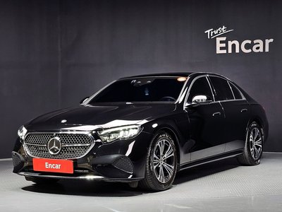 MERCEDES-BENZ E-CLASS - 1