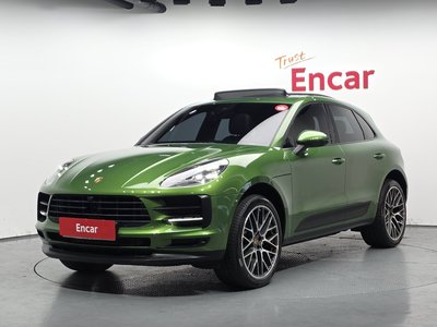 PORSCHE MACAN - 1