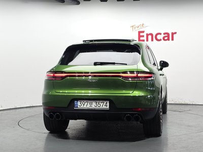 PORSCHE MACAN - 3