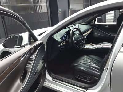 2021 Genesis ELECTRIFIED G80 (RG3) — миниатюра 13