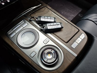 GENESIS G80 (RG3) - 9