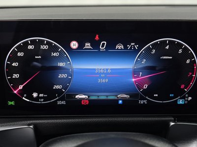 MERCEDES-BENZ GLB - 8