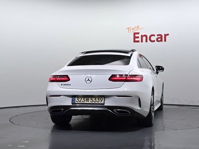 MERCEDES-BENZ E-CLASS - 3