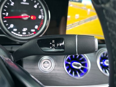 MERCEDES-BENZ E-CLASS - 9