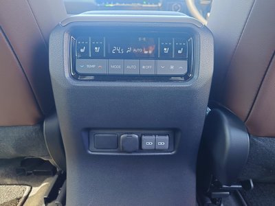 2025 Toyota LAND CRUISER 250 — миниатюра 24