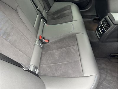 صورة مصغرة 36 لـ 2024 BMW 3 SERIES