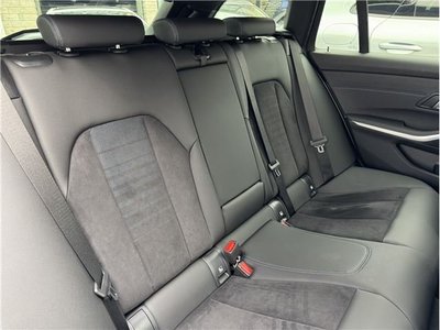 صورة مصغرة 34 لـ 2024 BMW 3 SERIES