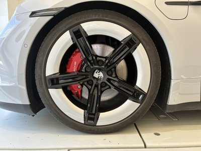 PORSCHE TAYCAN - 10