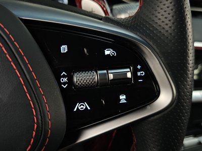 2021 Genesis GV70 — миниатюра 21