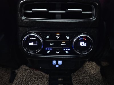 2021 Genesis GV70 — миниатюра 30
