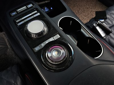 2021 Genesis GV70 — миниатюра 12