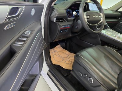 2020 Genesis GV80 thumbnail 15