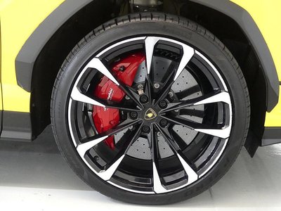 LAMBORGHINI URUS - 9