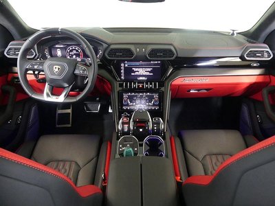 LAMBORGHINI URUS - 3