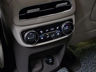 2023 Genesis GV80 thumbnail 18