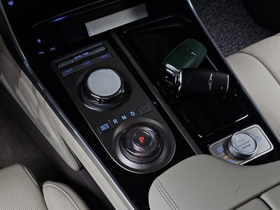 صورة 9 لـ 2023 Genesis GV80