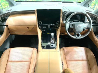 2023 Toyota VELLFIRE photo 2