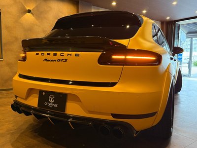 PORSCHE MACAN - 3