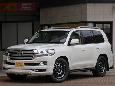 TOYOTA LAND CRUISER 200